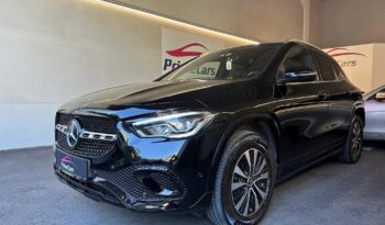 
									Mercedes Benz GLA 200d full								