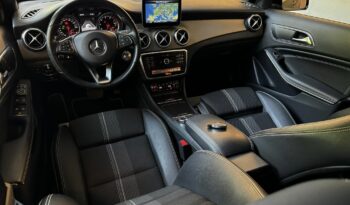 
									Mercedes-Benz GLA 180 full								