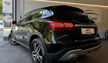 
									Mercedes-Benz GLA 180 full								