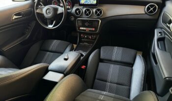 
									Mercedes-Benz GLA 180 full								