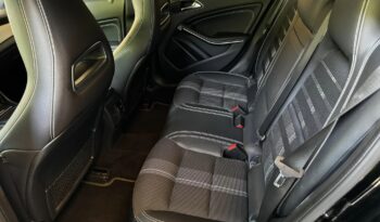 
									Mercedes-Benz GLA 180 full								