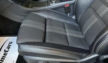 
									Mercedes-Benz GLA 180 full								