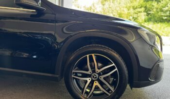 
									Mercedes-Benz GLA 180 full								