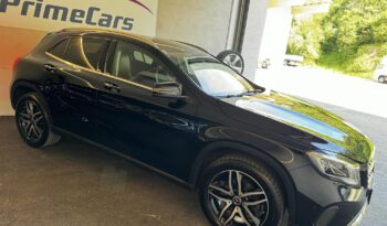 
									Mercedes-Benz GLA 180 full								