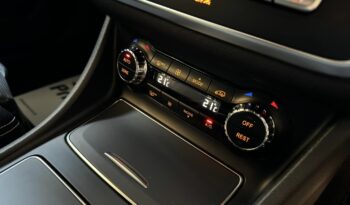 
									Mercedes-Benz GLA 180 full								