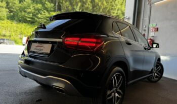 
									Mercedes-Benz GLA 180 full								