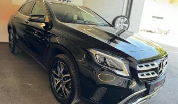 
									Mercedes-Benz GLA 180 full								