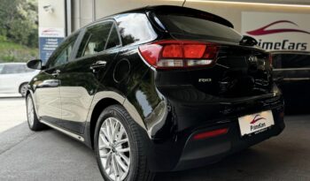 
									KIA Rio full								