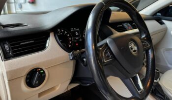 
									Skoda Octavia Limousine 2,0TDI Elegance full								
