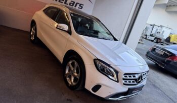 
									Mercedes-Benz GLA 200 d 4MATIC full								