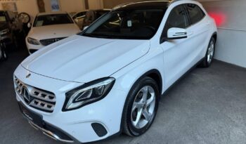 
									Mercedes-Benz GLA 200 d 4MATIC full								