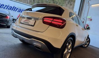 
									Mercedes-Benz GLA 200 d 4MATIC full								