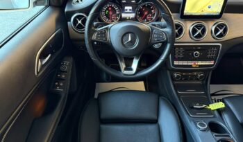 
									Mercedes-Benz GLA 200 d 4MATIC full								