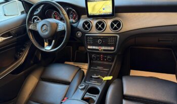 
									Mercedes-Benz GLA 200 d 4MATIC full								