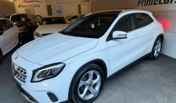 
									Mercedes-Benz GLA 200 d 4MATIC full								