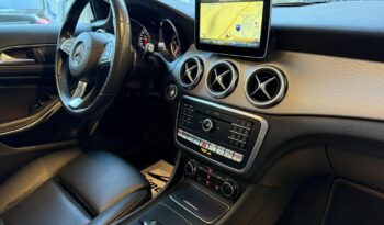 
									Mercedes-Benz GLA 200 d 4MATIC full								