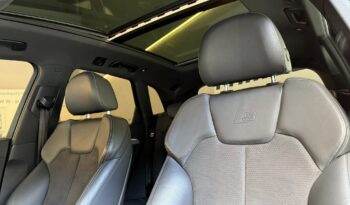 
									Audi Q5 2,0 TDI quattro Sport full								