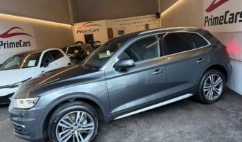 
									Audi Q5 2,0 TDI quattro Sport full								
