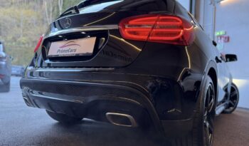 
									Mercedes Benz GLA 200d 4MATIC full								