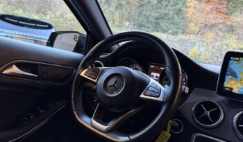 
									Mercedes Benz GLA 200d 4MATIC full								