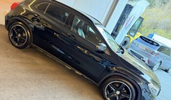 
									Mercedes Benz GLA 200d 4MATIC full								