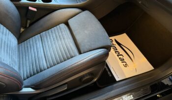 
									Mercedes Benz GLA 200d 4MATIC full								