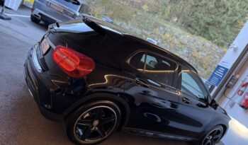 
									Mercedes Benz GLA 200d 4MATIC full								