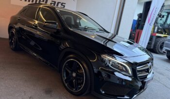 
									Mercedes Benz GLA 200d 4MATIC full								