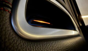 
									Mercedes Benz GLA 200d 4MATIC full								