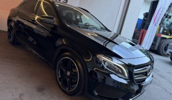
									Mercedes Benz GLA 200d 4MATIC full								