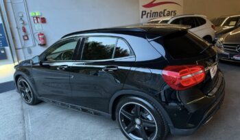 
									Mercedes Benz GLA 200d 4MATIC full								