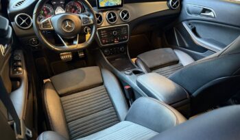 
									Mercedes Benz GLA 200d 4MATIC full								