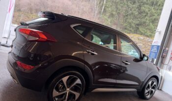 
									HYUNDAI Tucson PLATIN 2.0 CRDI 4WD full								