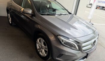 
									Mercedes Benz GLA 200d 4Matic full								