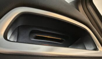 
									Mercedes Benz GLA 200d 4Matic full								