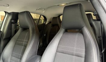 
									Mercedes Benz GLA 200d 4Matic full								