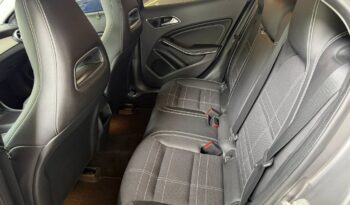 
									Mercedes Benz GLA 200d 4Matic full								