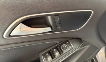 
									Mercedes Benz GLA 200d 4Matic full								
