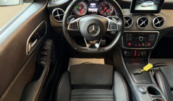 
									Mercedes Benz CLA 200d 4MATIC full								