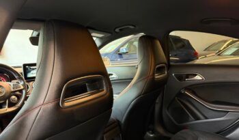 
									Mercedes Benz CLA 200d 4MATIC full								