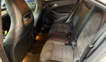 
									Mercedes Benz CLA 200d 4MATIC full								