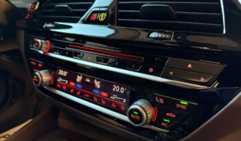
									BMW 540i xDrive Luxury Line full								