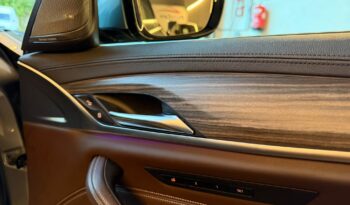 
									BMW 540i xDrive Luxury Line full								